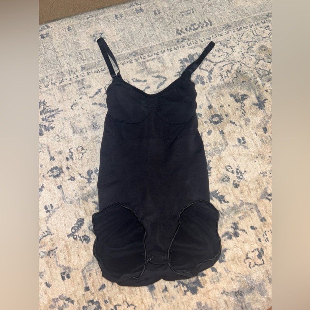 SKIMS BLACK BODYSUIT